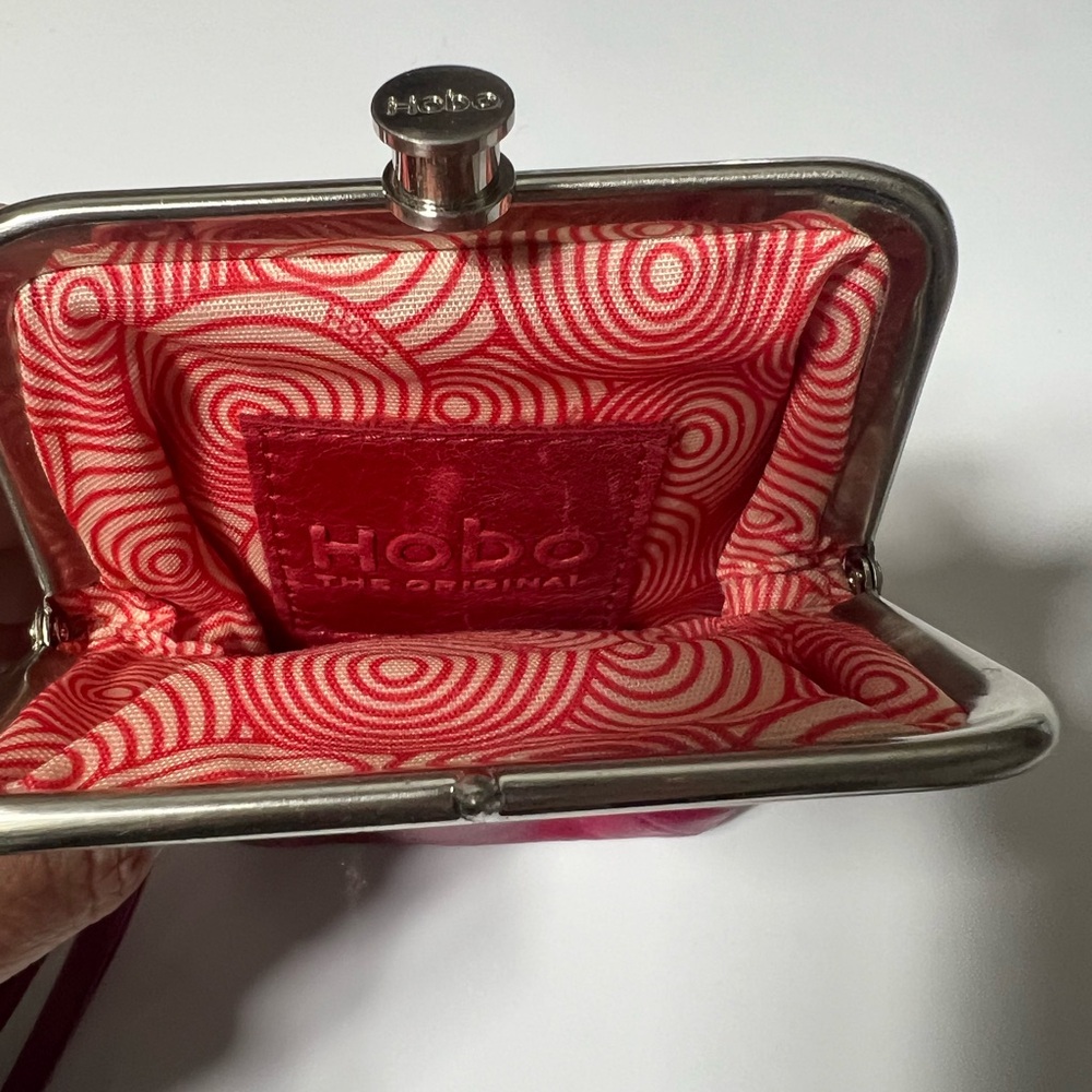 HOBO Vintage Fuchsia Leather Kisslock Wristlet Clutch - Picture 4 of 5